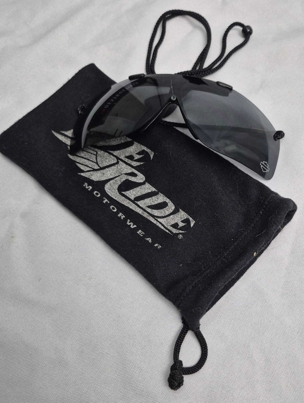 Men’s Black Harley Davidson Shield Sunglasses with Drawstring And Pouch